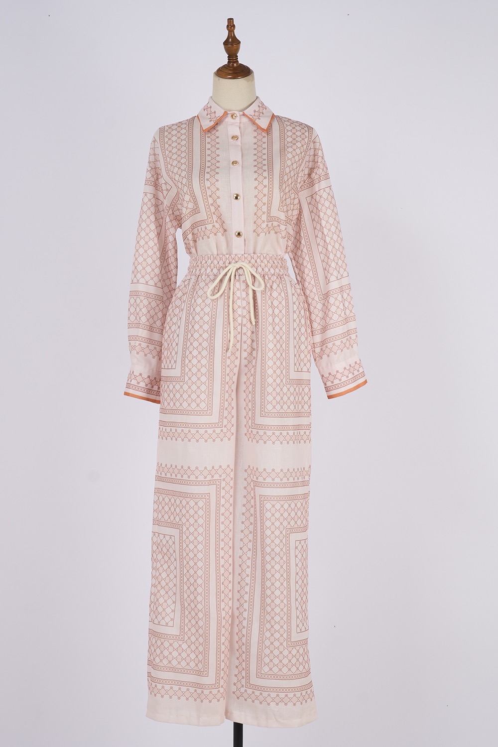 Realistic shooting of 2025 autumn new ramie cream colored geometric printed pattern slim fit shirt set Realistic shooting of 2025 autumn new ramie cream colored geometric printed pattern slim fit shirt set