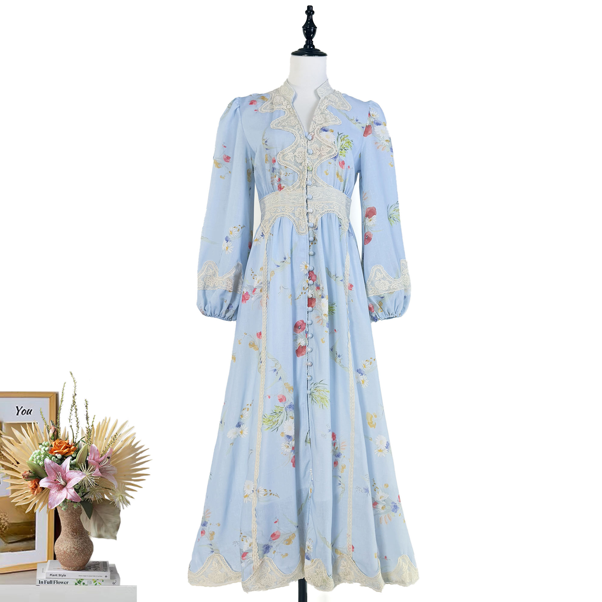 Realistic shooting of 2025 autumn and winter new design, breathable cotton and linen texture, V-neck luxury lace patchwork dress, new