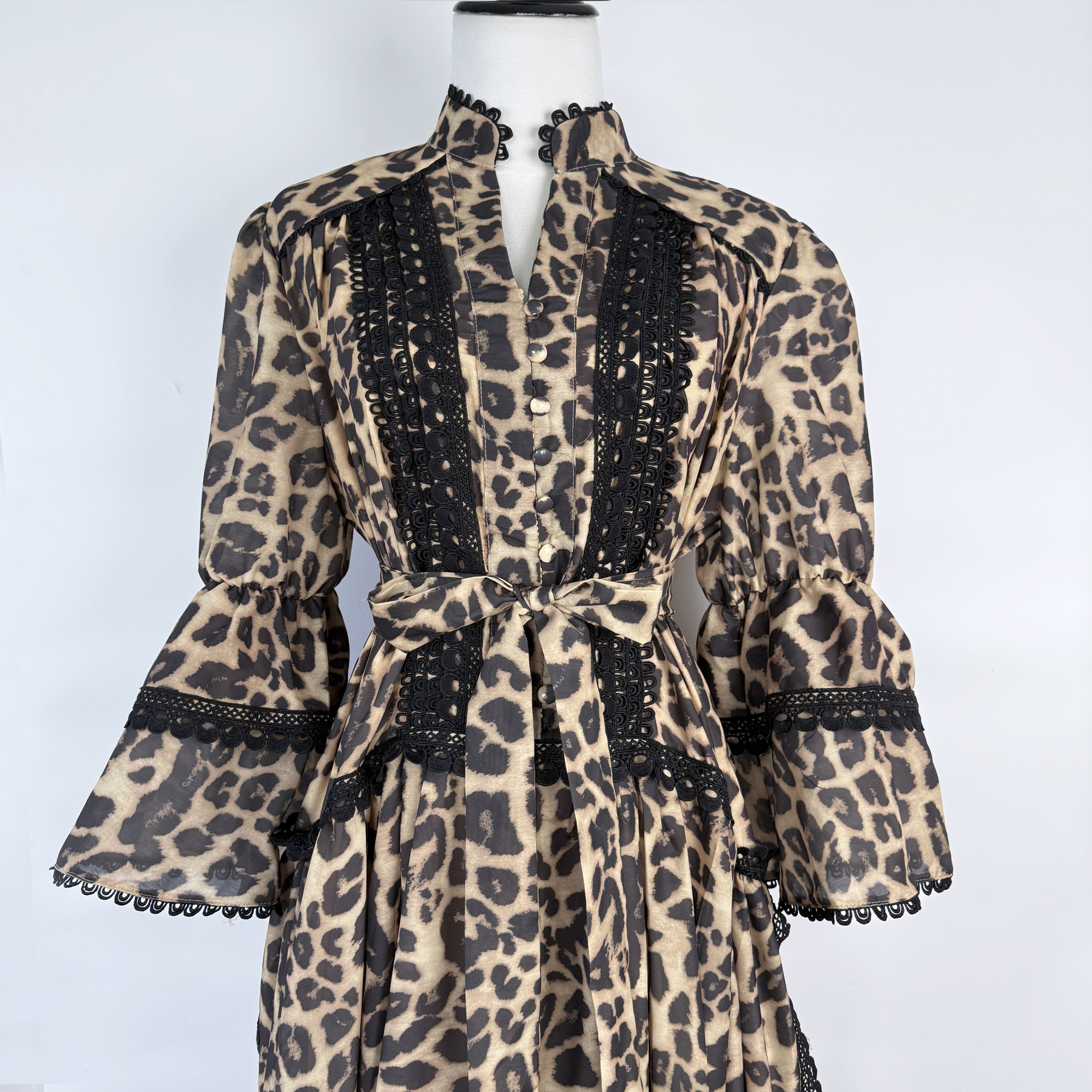 Real shooting of light luxury high-end 2025 autumn and winter new V-neck printed lace irregular large swing long waist dress Real shooting of light luxury high-end 2025 autumn and winter new V-neck printed lace irregular large swing long waist dress