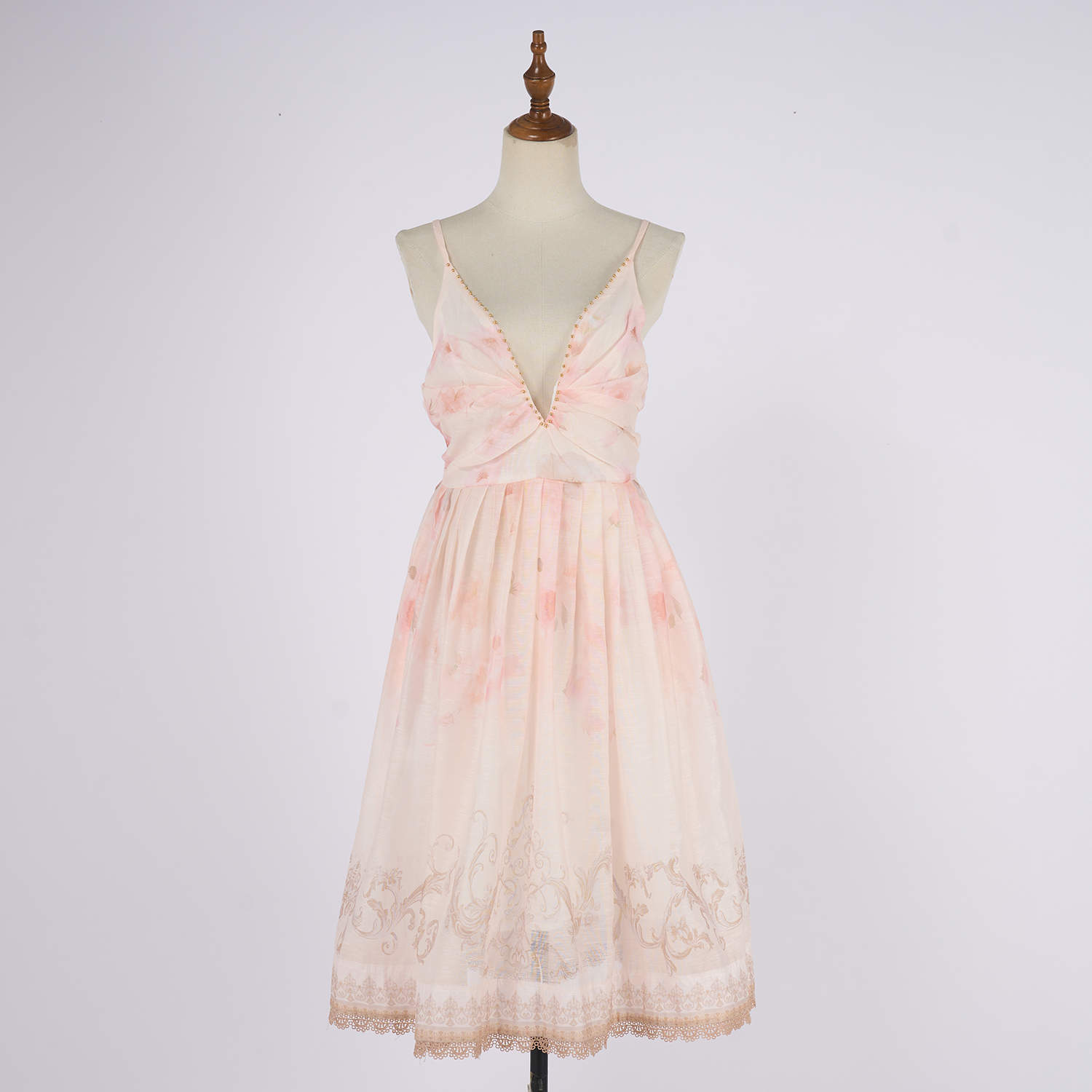 Real shot V-neck camisole dress with light luxury and heavy industry temperament, waist cinching and slimming vacation long skirt dress Real shot V-neck camisole dress with light luxury and heavy industry temperament, waist cinching and slimming vacation long skirt dress