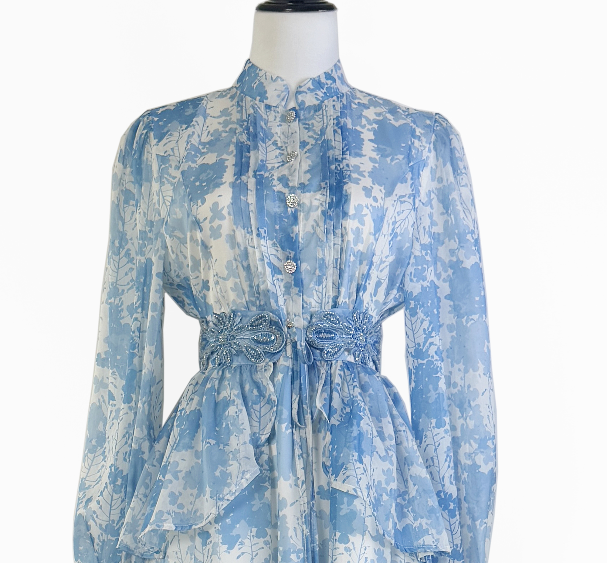 Real time shooting of autumn new product, French design, printed lace up, nail bead, lotus leaf edge waist seal, waist cinching, slim fit dress Real time shooting of autumn new product, French design, printed lace up, nail bead, lotus leaf edge waist seal, waist cinching, slim fit dress