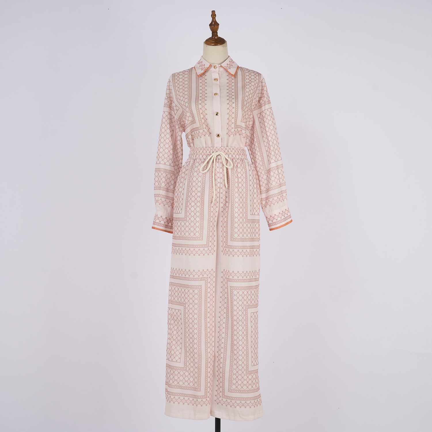 Realistic shooting of 2025 autumn new ramie cream colored geometric printed pattern slim fit shirt set Realistic shooting of 2025 autumn new ramie cream colored geometric printed pattern slim fit shirt set