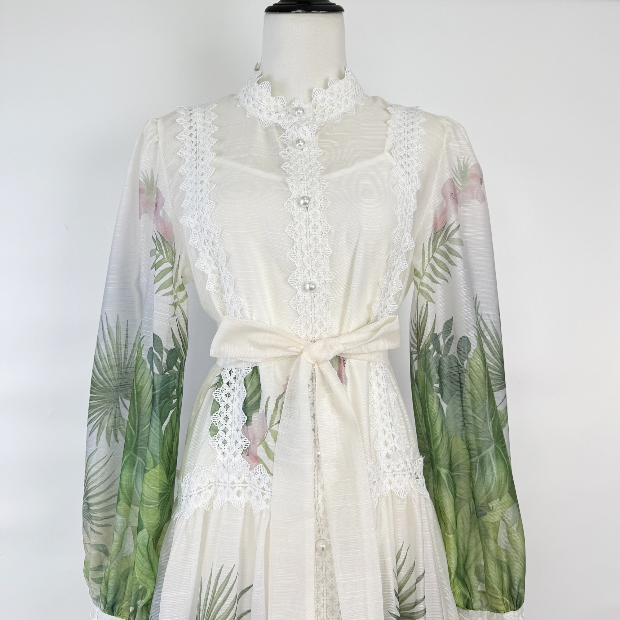 Real shot of elegant European and American foreign trade, heavy industry lace lace, retro lantern sleeves, stand up collar printed lace up dress, long skirt Real shot of elegant European and American foreign trade, heavy industry lace lace, retro lantern sleeves, stand up collar printed lace up dress, long skirt