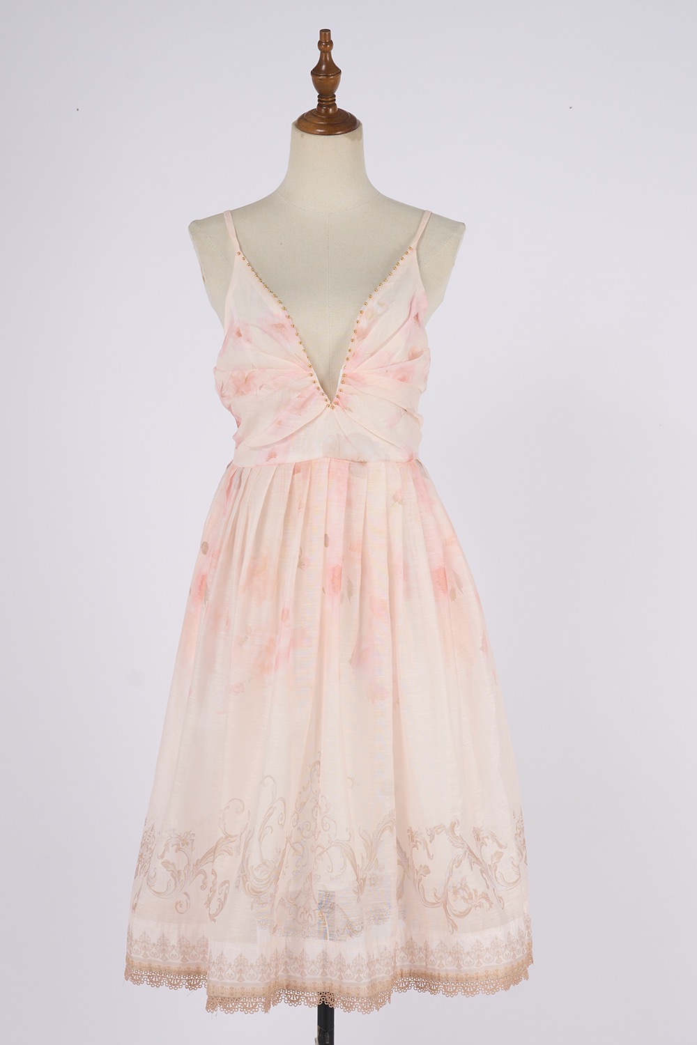 Real shot V-neck camisole dress with light luxury and heavy industry temperament, waist cinching and slimming vacation long skirt dress Real shot V-neck camisole dress with light luxury and heavy industry temperament, waist cinching and slimming vacation long skirt dress