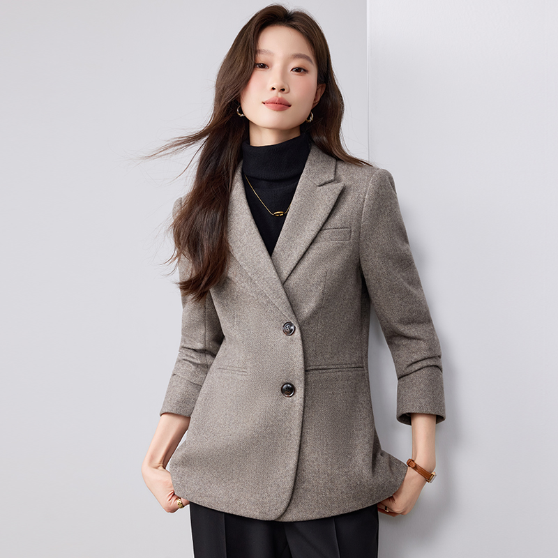 Design sense, temperament, single breasted suit jacket, women's autumn slimming and slimming commuting formal work clothes, long sleeved suit Design sense, temperament, single breasted suit jacket, women's autumn slimming and slimming commuting formal work clothes, long sleeved suit