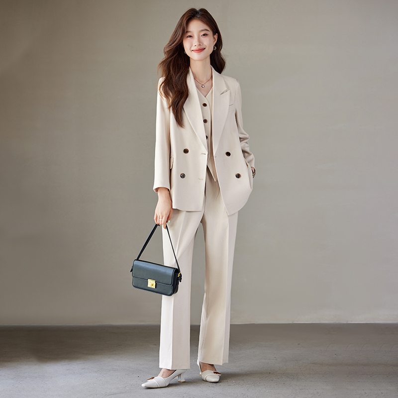 Goddess style temperament, apricot colored suit jacket, women's autumn and winter commuting professional work suit, vest pants three piece set