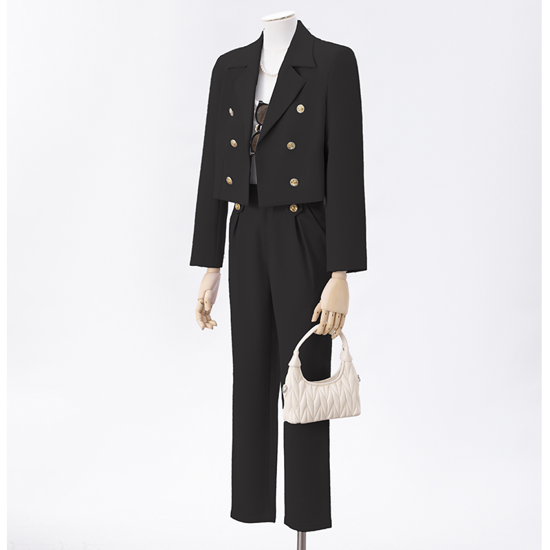 Short and petite suit jacket for women in autumn, with a niche design and a goddess like temperament. High end double breasted suit set Short and petite suit jacket for women in autumn, with a niche design and a goddess like temperament. High end double breasted suit set