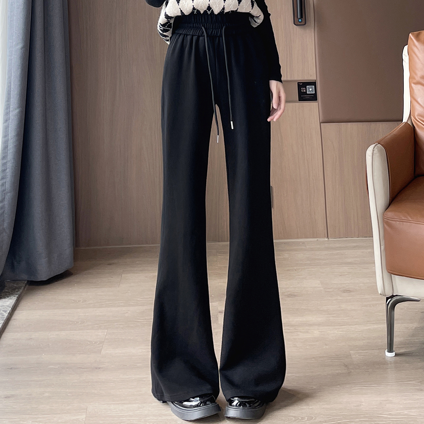 Sports wide leg pants for women, 2025 early autumn new style, fashionable and simple temperament, design sense, niche leisure versatile elastic pants Sports wide leg pants for women, 2025 early autumn new style, fashionable and simple temperament, design sense, niche leisure versatile elastic pants