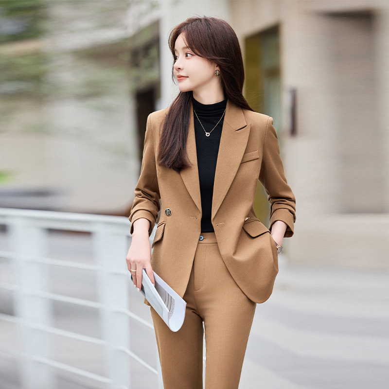 Unique design sense, rear split suit for women, autumn and winter new item, one button slim fit commuting workwear, wool suit