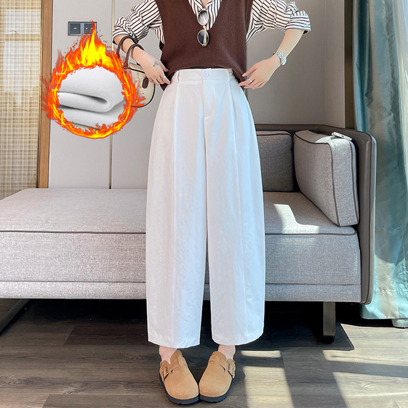 Short and thick velvet casual versatile pants for women in autumn and winter of 2025, new style with simple temperament and versatile curved knife pants Short and thick velvet casual versatile pants for women in autumn and winter of 2025, new style with simple temperament and versatile curved knife pants