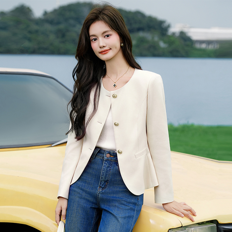 Ladies' temperament, small fragrance style short jacket, women's autumn outfit, new fashionable, simple, western-style, casual and versatile short top Ladies' temperament, small fragrance style short jacket, women's autumn outfit, new fashionable, simple, western-style, casual and versatile short top