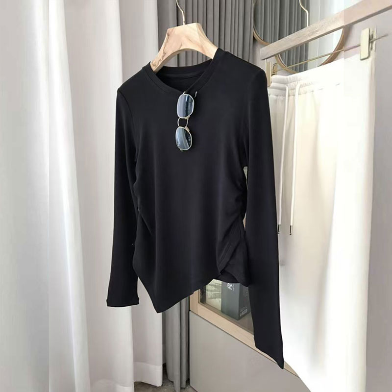 Small and slim fit versatile T-shirt for women in autumn 2025, fashionable and simple design, niche temperament base shirt Small and slim fit versatile T-shirt for women in autumn 2025, fashionable and simple design, niche temperament base shirt