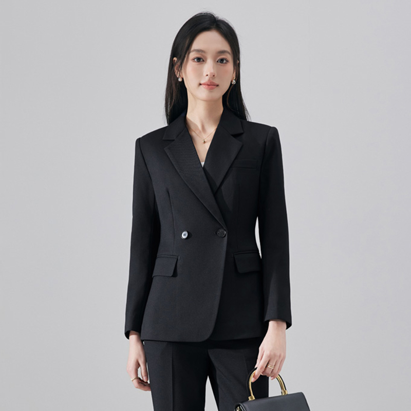 High end professional women's black suit set for women in autumn 2025, slim fit and slimming temperament, commuting formal work clothes