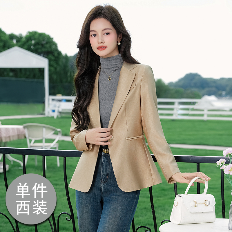 Fashionable and versatile long sleeved suit jacket for women in early autumn, with a niche design and a casual commuting professional suit Fashionable and versatile long sleeved suit jacket for women in early autumn, with a niche design and a casual commuting professional suit
