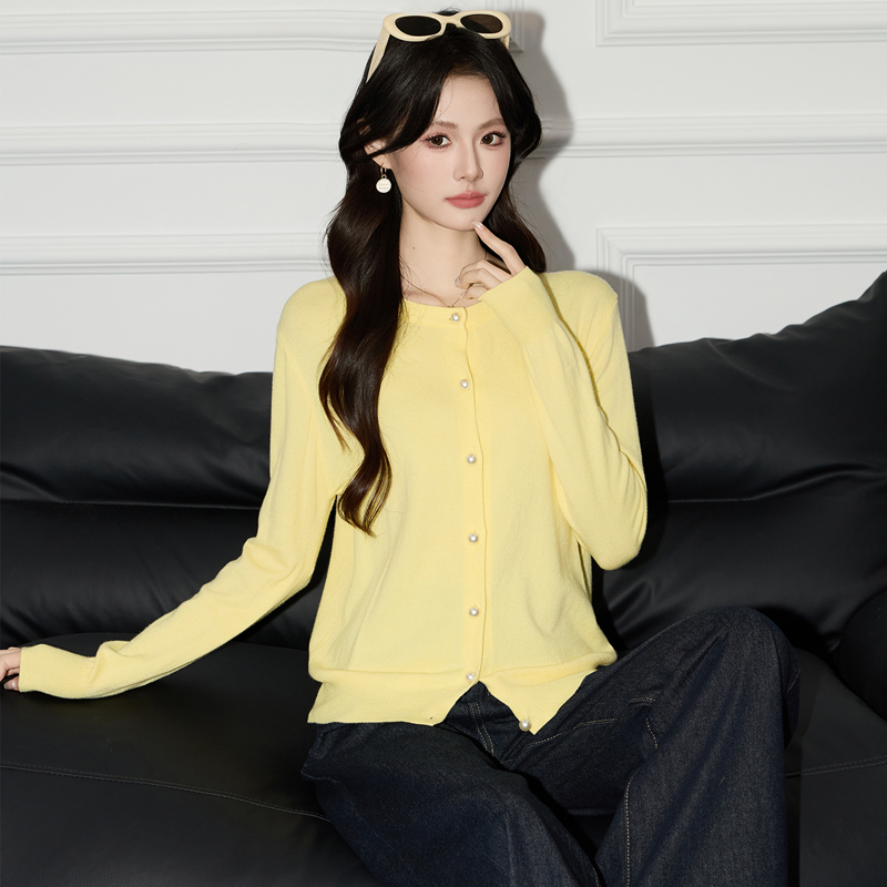 Fashionable western-style knitted cardigan women's 2025 autumn new design sense, niche temperament, casual versatile long sleeved sweater Fashionable western-style knitted cardigan women's 2025 autumn new design sense, niche temperament, casual versatile long sleeved sweater