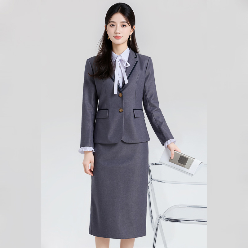British style gray suit for women in autumn 2025, new design with a niche temperament, college style long sleeved suit