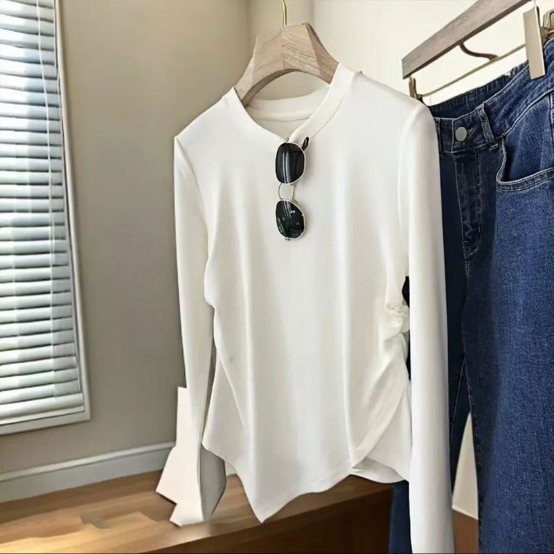 Small and slim fit versatile T-shirt for women in autumn 2025, fashionable and simple design, niche temperament base shirt Small and slim fit versatile T-shirt for women in autumn 2025, fashionable and simple design, niche temperament base shirt