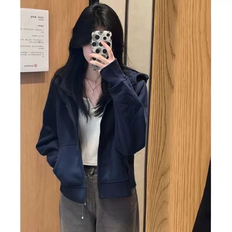 Short zipper hooded sweatshirt for women in early autumn 2025, new small and fashionable style, simple temperament, casual versatile jacket Short zipper hooded sweatshirt for women in early autumn 2025, new small and fashionable style, simple temperament, casual versatile jacket