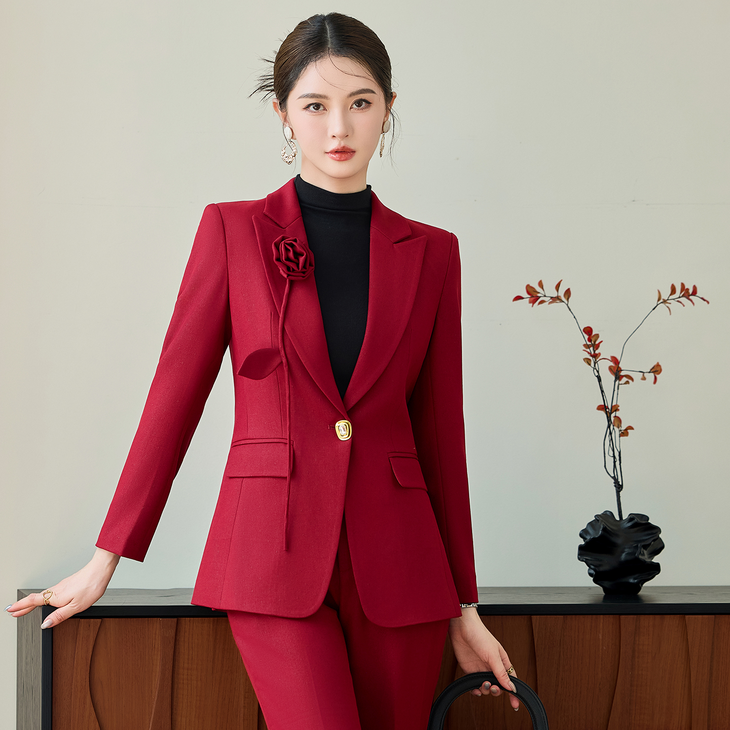 Unique design, high-end suit set, women's early autumn new style, fashionable and simple temperament, goddess style commuting work clothes Unique design, high-end suit set, women's early autumn new style, fashionable and simple temperament, goddess style commuting work clothes