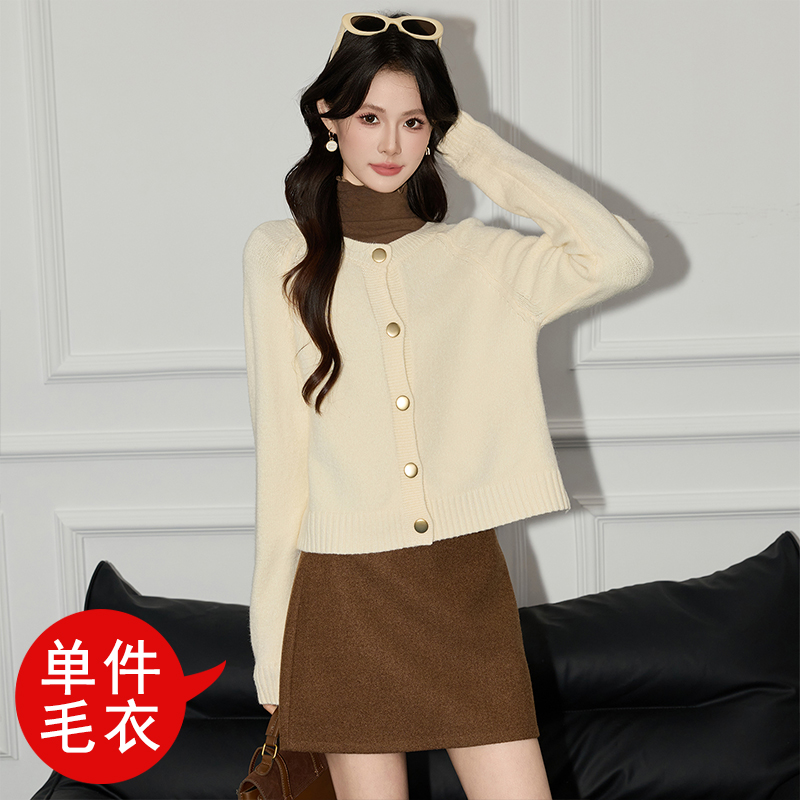2025 Lazy Style Sweater Women's Autumn and Winter New Style Design Fashionable Single breasted Knitted Cardigan Versatile Look Slimming Top 2025 Lazy Style Sweater Women's Autumn and Winter New Style Design Fashionable Single breasted Knitted Cardigan Versatile Look Slimming Top