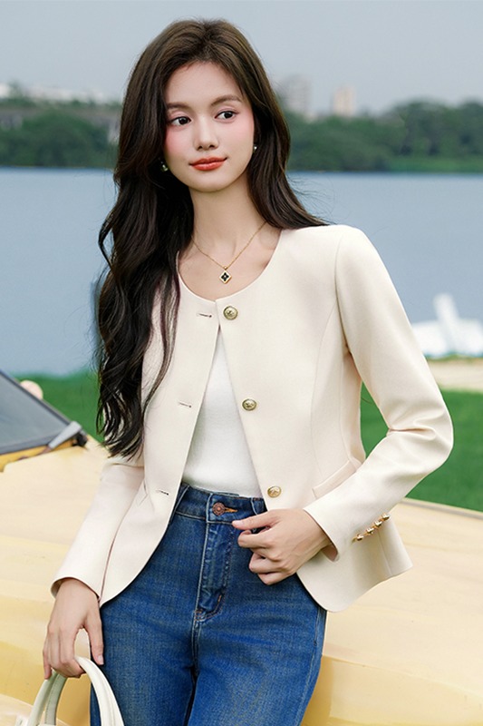Ladies' temperament, small fragrance style short jacket, women's autumn outfit, new fashionable, simple, western-style, casual and versatile short top Ladies' temperament, small fragrance style short jacket, women's autumn outfit, new fashionable, simple, western-style, casual and versatile short top