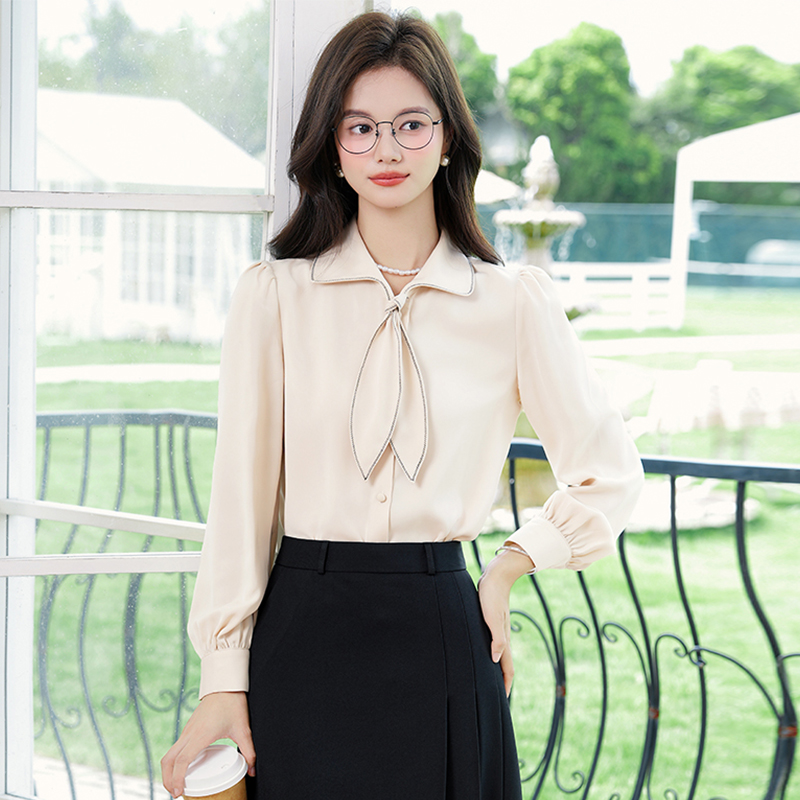 Fashionable Western style bow tie shirt for women 2025 early autumn new style, simple temperament, casual versatile commuting long sleeved shirt Fashionable Western style bow tie shirt for women 2025 early autumn new style, simple temperament, casual versatile commuting long sleeved shirt