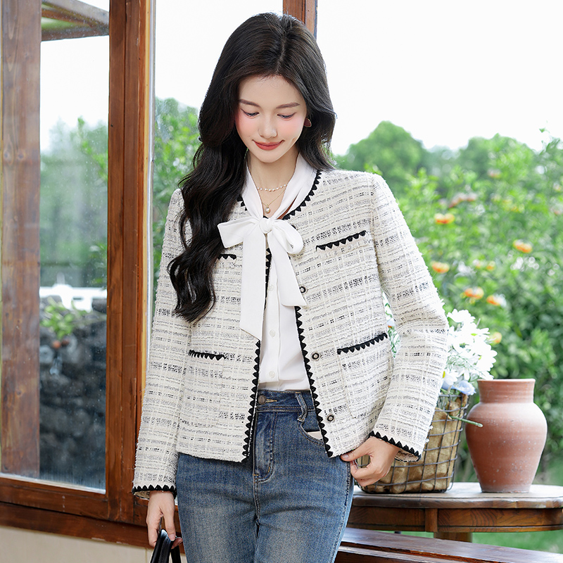 2025 Xiaoxiangfeng temperament short jacket women's autumn outfit new fashion Korean version western-style goddess style casual versatile top
