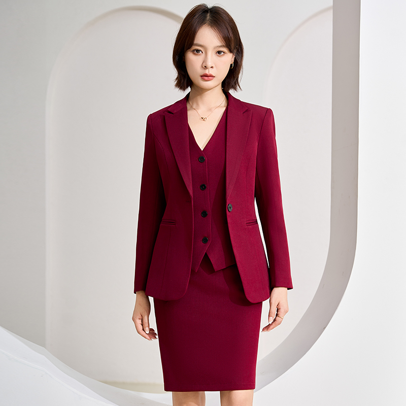 High end professional women's suit, vest pants, three piece set, 2025 early autumn simple and capable temperament commuting work clothes