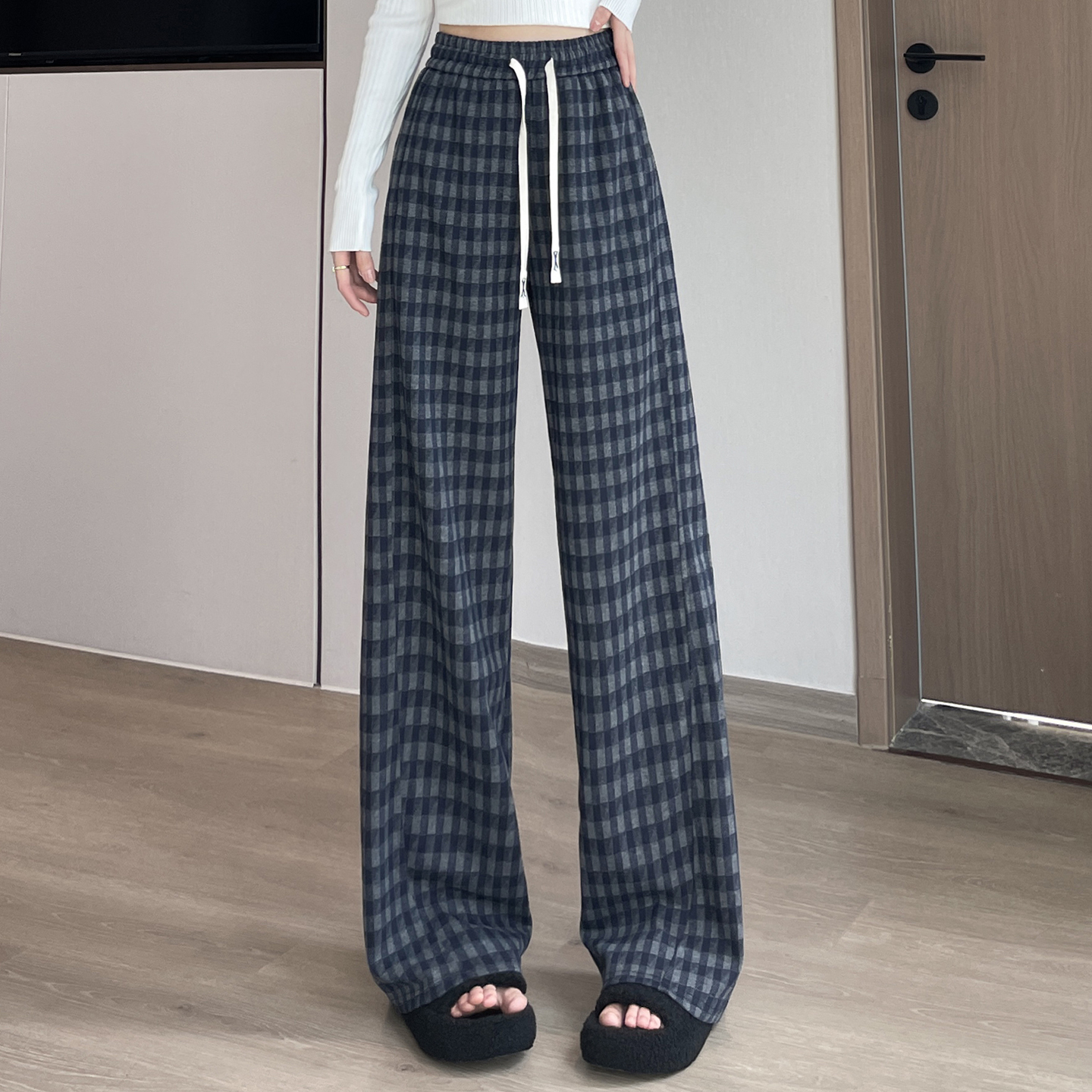 Retro plaid casual pants for women in autumn 2025, new fashionable and simple design style, temperament and casual versatile wide leg pants Retro plaid casual pants for women in autumn 2025, new fashionable and simple design style, temperament and casual versatile wide leg pants