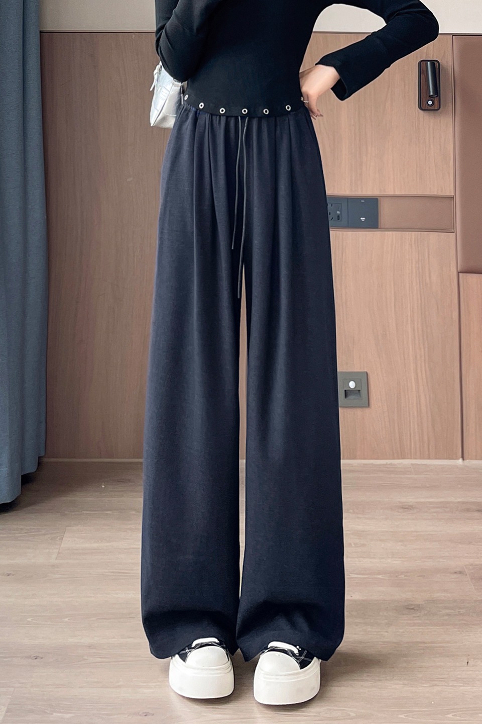 Casual versatile wide leg pants for women in autumn 2025, high waisted and slimming, loose and lazy straight leg pants Casual versatile wide leg pants for women in autumn 2025, high waisted and slimming, loose and lazy straight leg pants