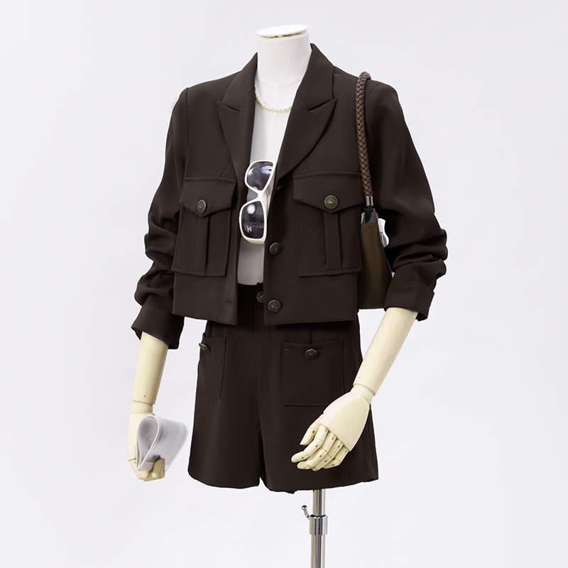 2025 autumn short suit set, women's unique design, niche temperament, goddess style commuting professional work clothes 2025 autumn short suit set, women's unique design, niche temperament, goddess style commuting professional work clothes