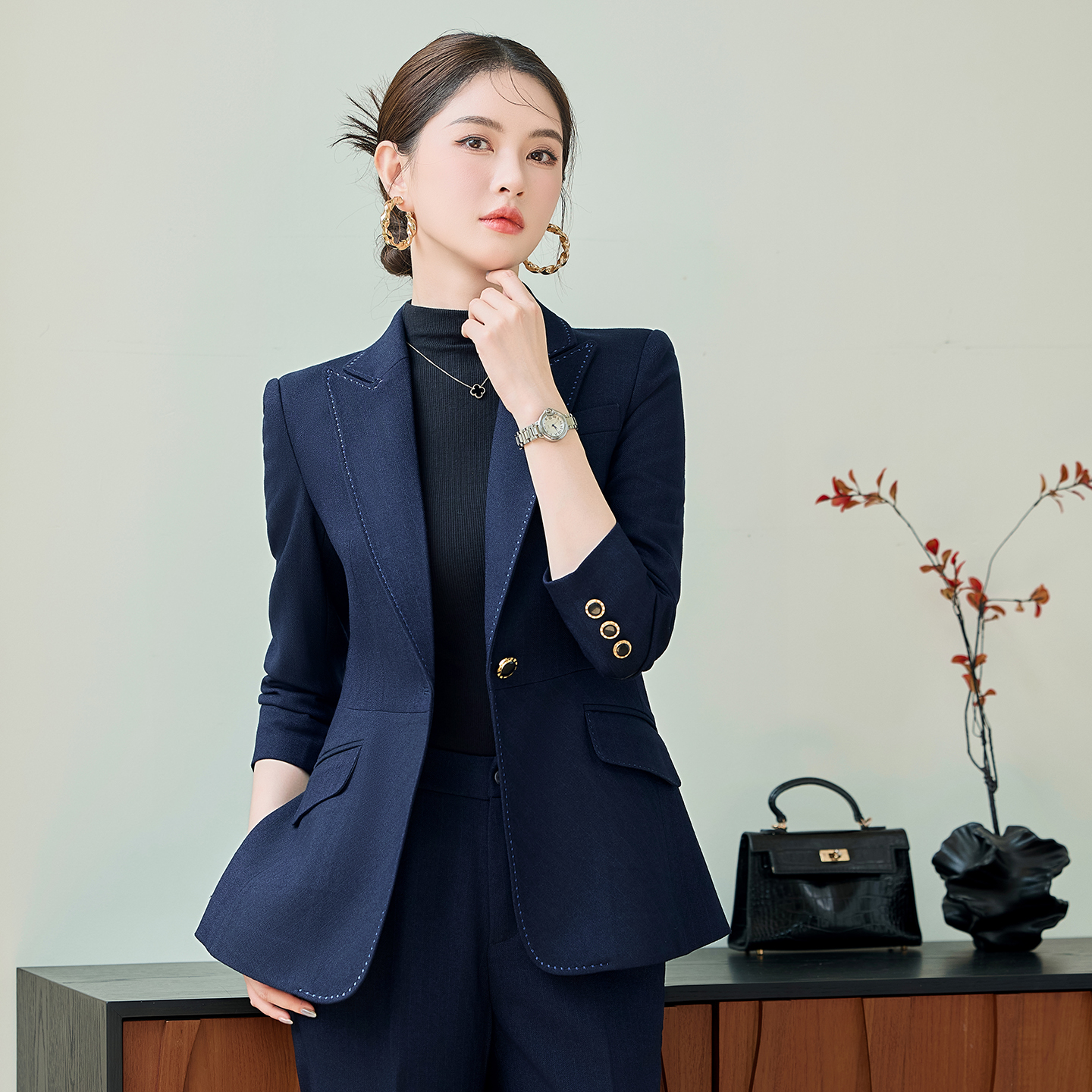 Women's professional workwear suit set 2025 early autumn slim fit and slimming one button commuting formal wear long sleeved suit Women's professional workwear suit set 2025 early autumn slim fit and slimming one button commuting formal wear long sleeved suit