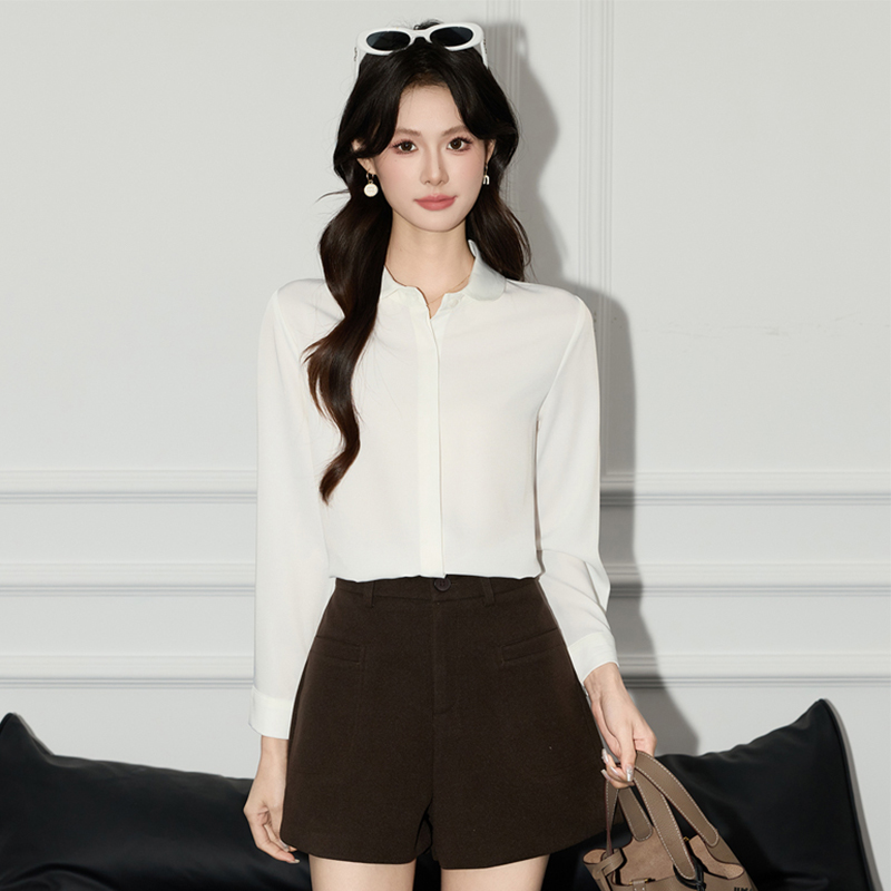 Commuting versatile blue shirt for women in autumn 2025, new fashionable and simple style, inner layer bottom shirt, long sleeved shirt Commuting versatile blue shirt for women in autumn 2025, new fashionable and simple style, inner layer bottom shirt, long sleeved shirt