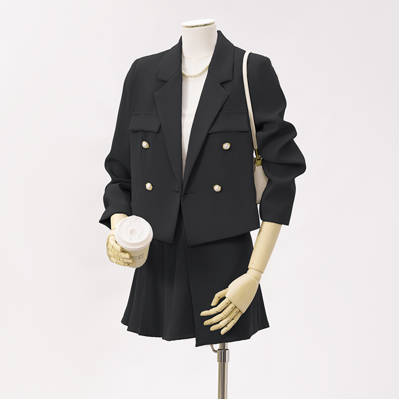 Fashion Korean version short suit for women 2025 early autumn new style simple and capable temperament commuting short suit Fashion Korean version short suit for women 2025 early autumn new style simple and capable temperament commuting short suit