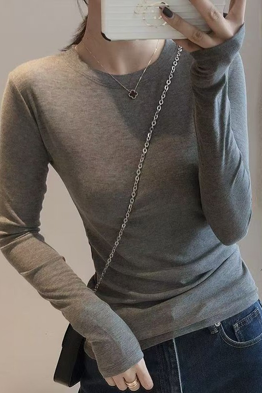 Short round neck T-shirt for women in autumn 2025, slim fit and slimming style, casual and versatile small base shirt Short round neck T-shirt for women in autumn 2025, slim fit and slimming style, casual and versatile small base shirt