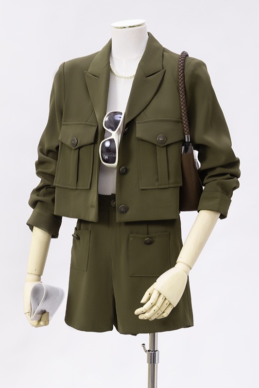 2025 autumn short suit set, women's unique design, niche temperament, goddess style commuting professional work clothes 2025 autumn short suit set, women's unique design, niche temperament, goddess style commuting professional work clothes