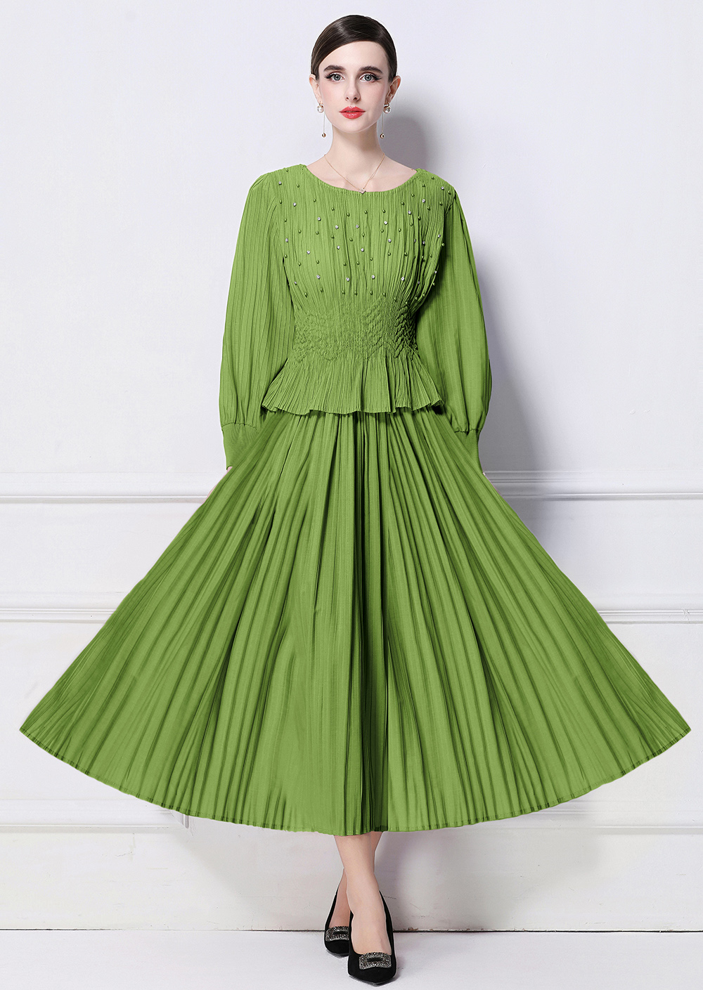 Factory direct sales of Miyake wrinkled heavy industry nail bead fake two-piece dress set