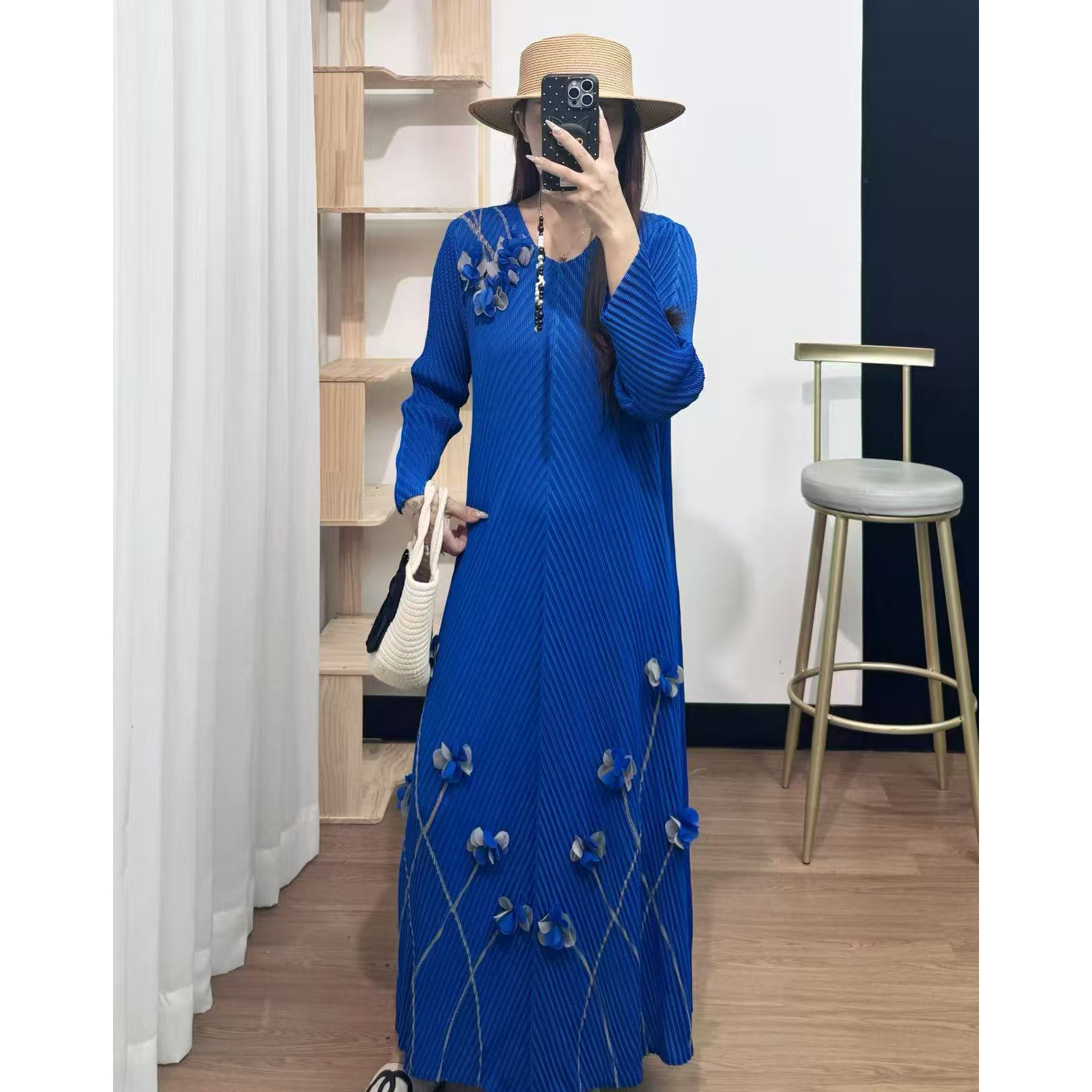 Autumn pleated new belt design with three-dimensional flower decoration cross-border dress, European, American, African printed long skirt Autumn pleated new belt design with three-dimensional flower decoration cross-border dress, European, American, African printed long skirt