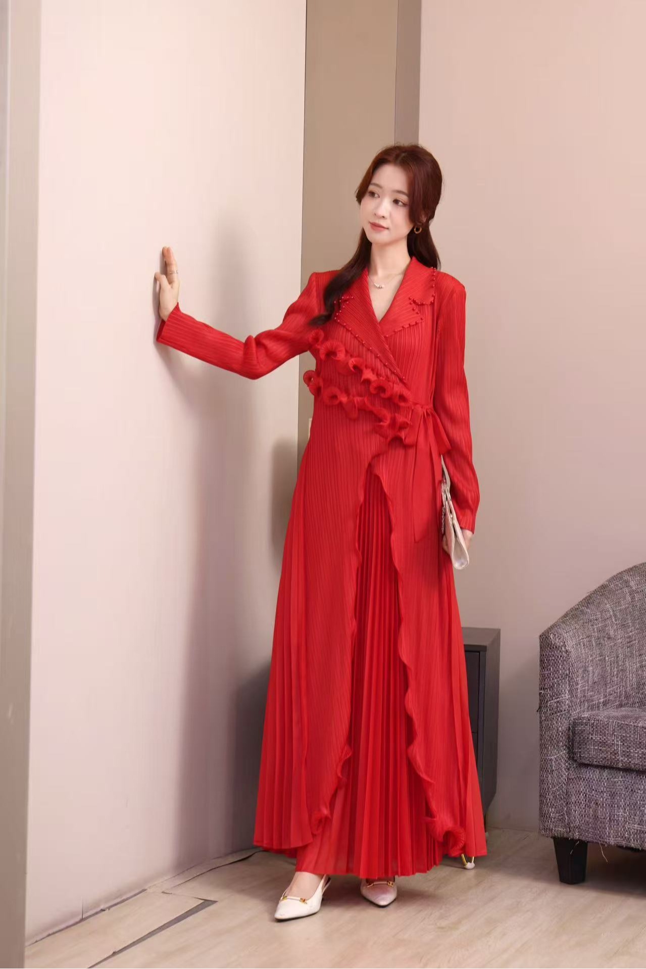 Folded autumn heavy industry nail bead lapel tie, waist cinching, irregular pleated long skirt, black fungus edge women's cross-border dress Folded autumn heavy industry nail bead lapel tie, waist cinching, irregular pleated long skirt, black fungus edge women's cross-border dress