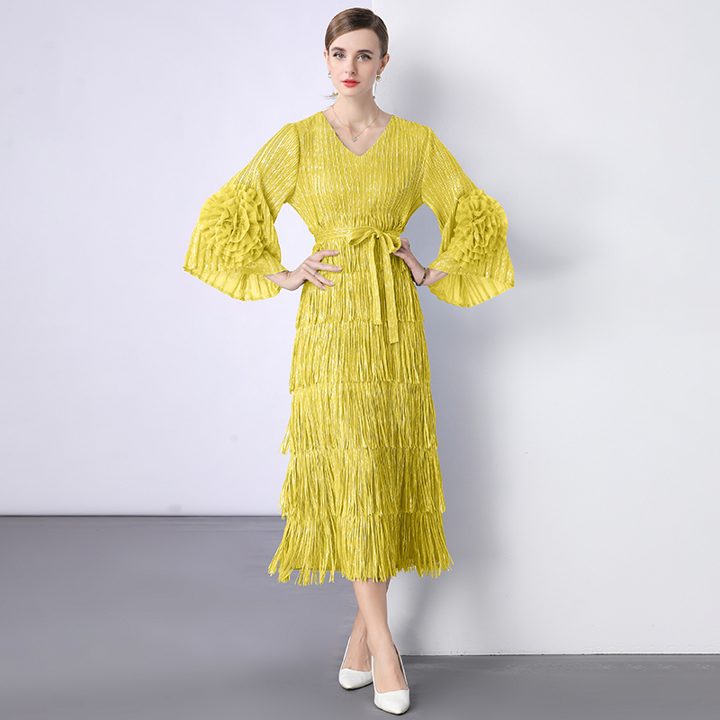 Wrinkle, gold foil, tassel, foreign trade dress, plate flower, flared sleeves, design sense, three house European and American style, autumn lace up long skirt