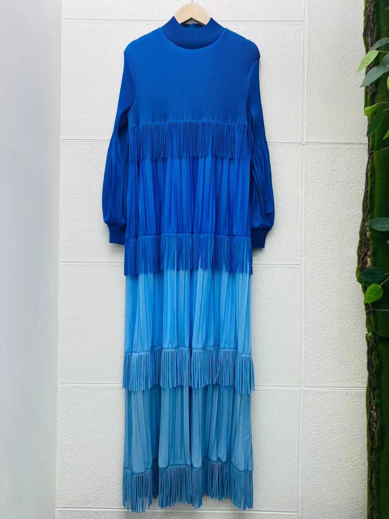 Miyake Europe and America Cross border Color blocked Heavy Industry Large Sized Tassel Splicing Wrinkle Dress Design Feel Loose New High End Customization Miyake Europe and America Cross border Color blocked Heavy Industry Large Sized Tassel Splicing Wrinkle Dress Design Feel Loose New High End Customization