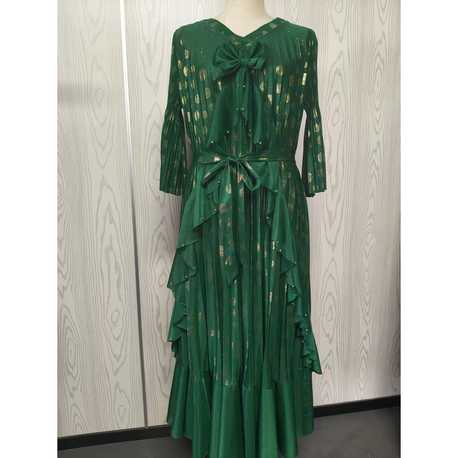 Miyake French style light luxury ruffle edge butterfly bow pleated trumpet sleeve hot stamping small fragrant style dress design feeling nail beads Miyake French style light luxury ruffle edge butterfly bow pleated trumpet sleeve hot stamping small fragrant style dress design feeling nail beads