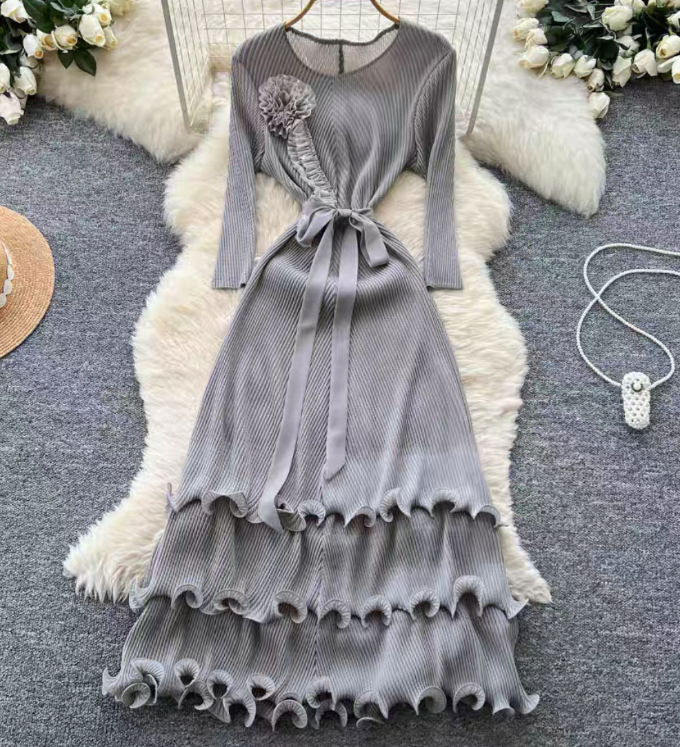 European and American court style hot stamping three-dimensional decoration flower lotus leaf edge wrinkled fungus edge cake skirt foreign trade autumn long skirt European and American court style hot stamping three-dimensional decoration flower lotus leaf edge wrinkled fungus edge cake skirt foreign trade autumn long skirt