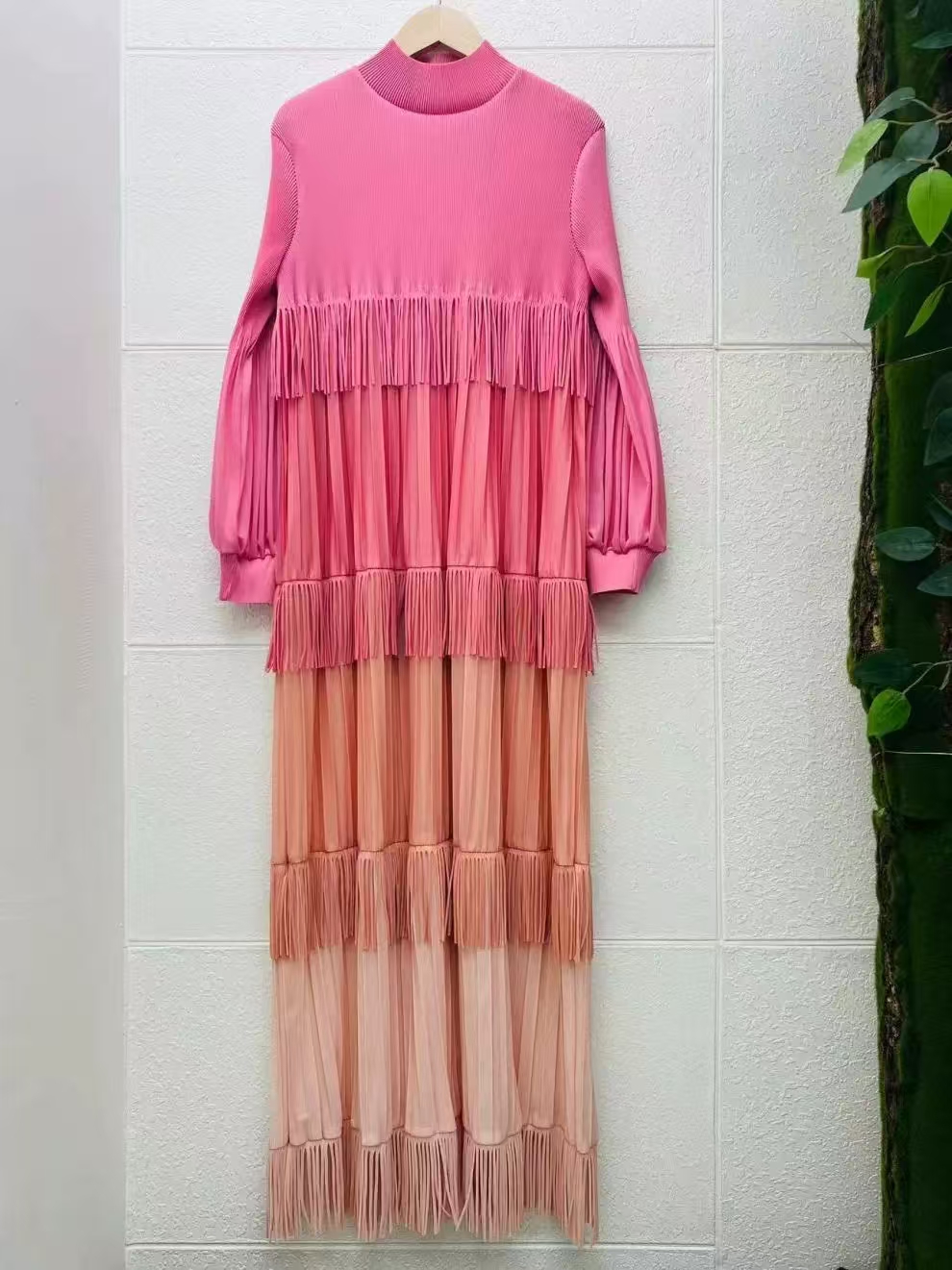 Miyake Europe and America Cross border Color blocked Heavy Industry Large Sized Tassel Splicing Wrinkle Dress Design Feel Loose New High End Customization Miyake Europe and America Cross border Color blocked Heavy Industry Large Sized Tassel Splicing Wrinkle Dress Design Feel Loose New High End Customization