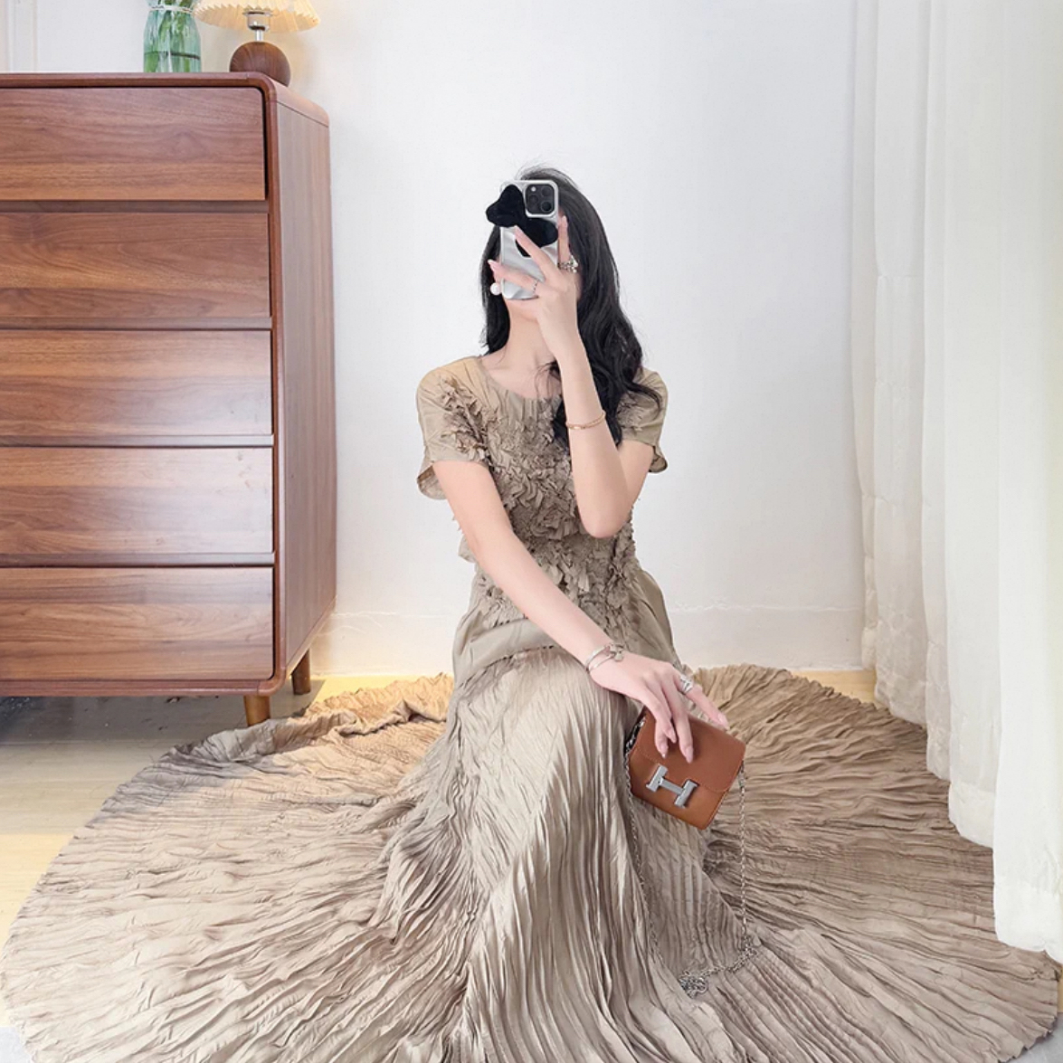 Cross border 2025 summer three bedroom pleated T-shirt short sleeved handmade three-dimensional floral set fashionable big swing skirt for women Cross border 2025 summer three bedroom pleated T-shirt short sleeved handmade three-dimensional floral set fashionable big swing skirt for women