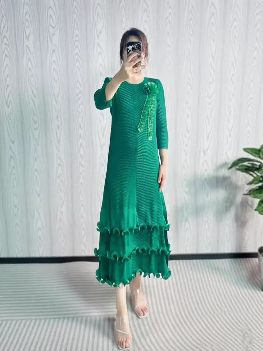 European and American court style hot stamping three-dimensional decoration flower lotus leaf edge wrinkled fungus edge cake skirt foreign trade autumn long skirt European and American court style hot stamping three-dimensional decoration flower lotus leaf edge wrinkled fungus edge cake skirt foreign trade autumn long skirt