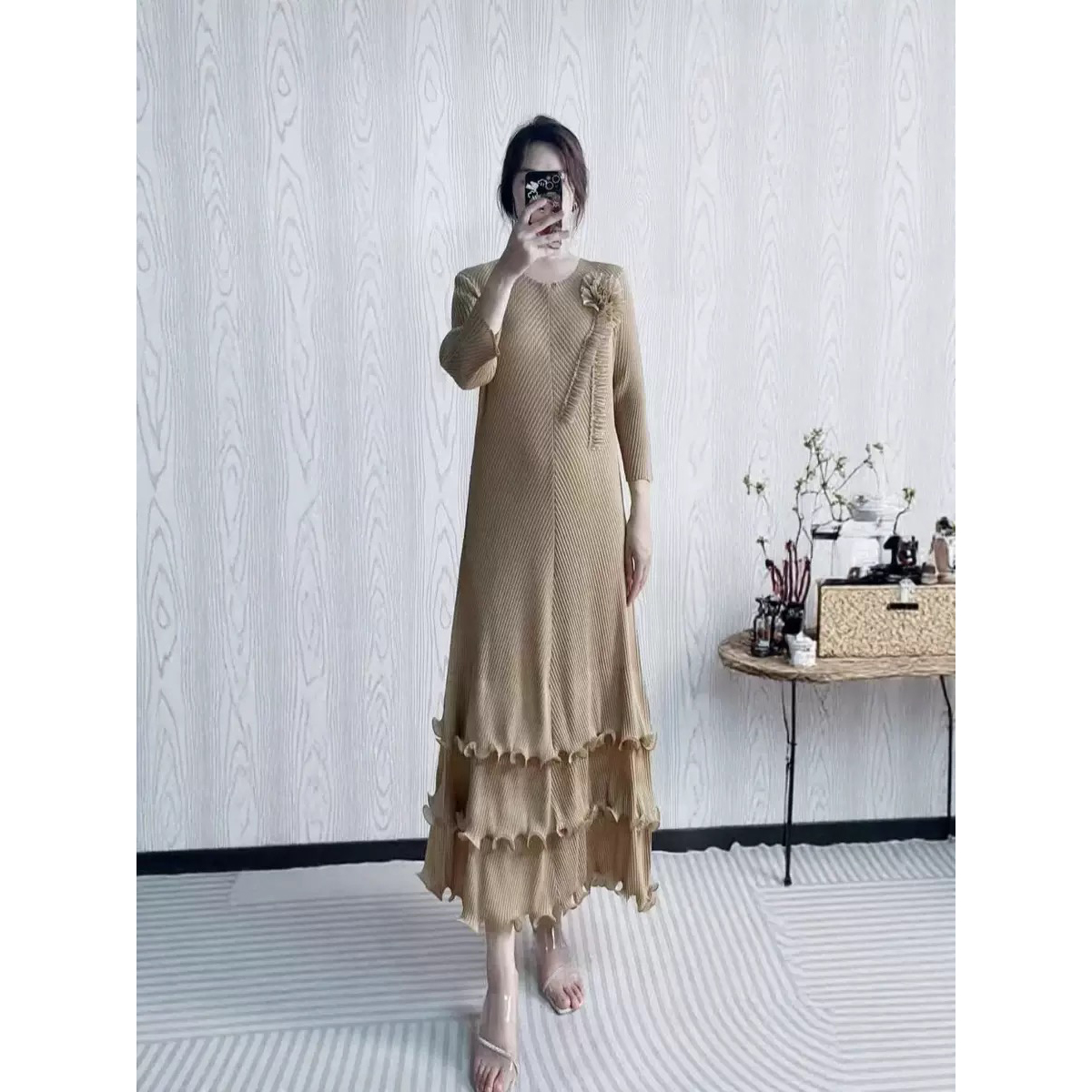 European and American court style hot stamping three-dimensional decoration flower lotus leaf edge wrinkled fungus edge cake skirt foreign trade autumn long skirt European and American court style hot stamping three-dimensional decoration flower lotus leaf edge wrinkled fungus edge cake skirt foreign trade autumn long skirt