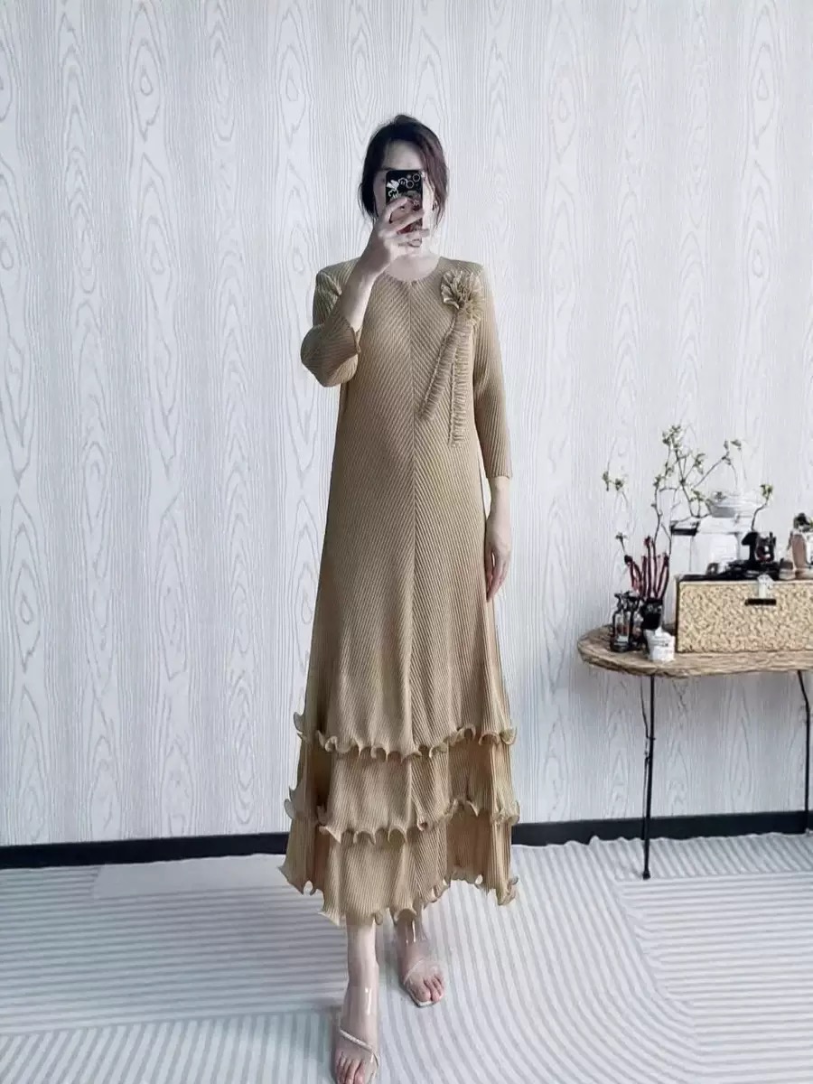 European and American court style hot stamping three-dimensional decoration flower lotus leaf edge wrinkled fungus edge cake skirt foreign trade autumn long skirt European and American court style hot stamping three-dimensional decoration flower lotus leaf edge wrinkled fungus edge cake skirt foreign trade autumn long skirt