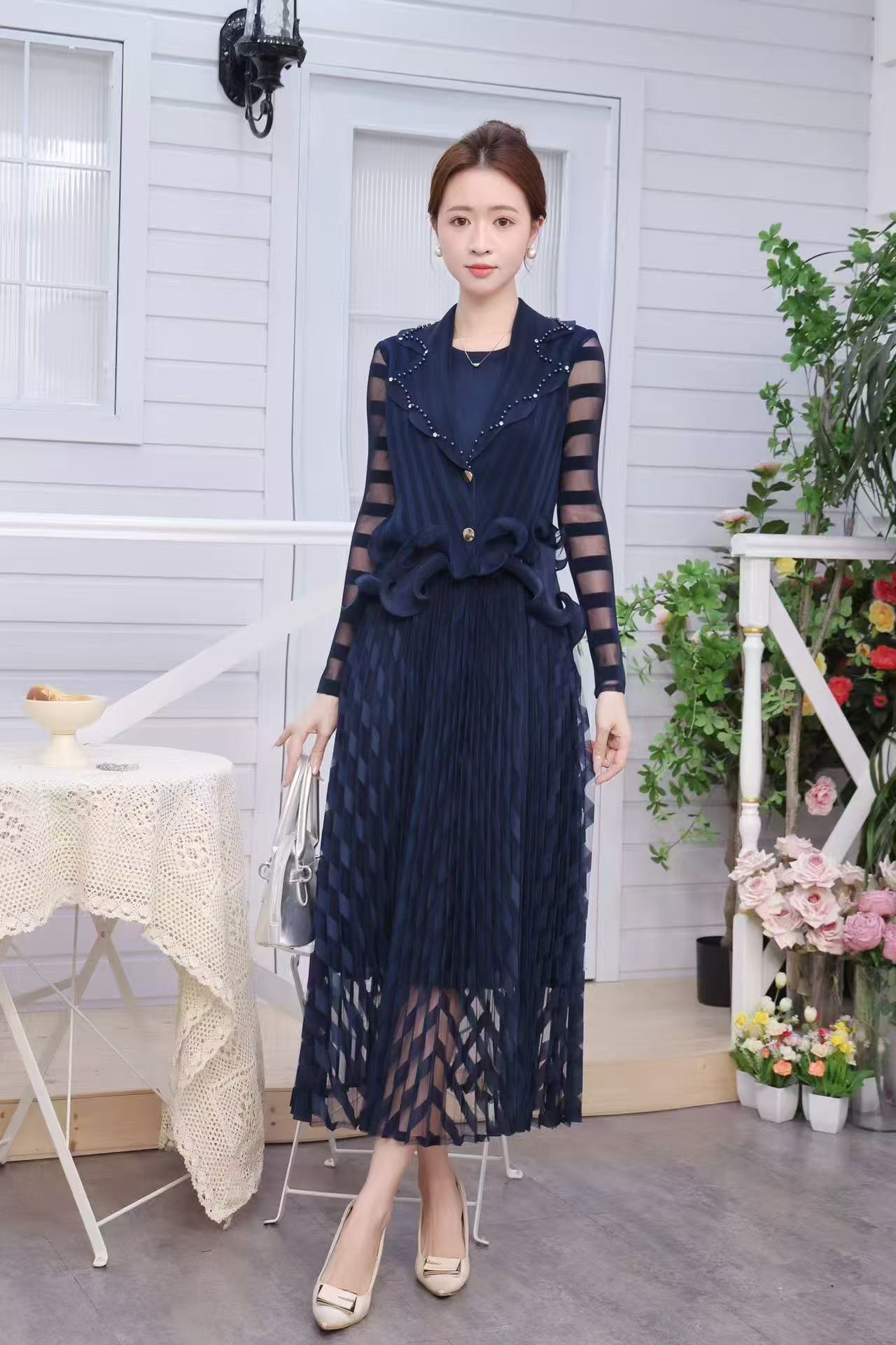 European and American cross-border high-end three bedroom nail bead mesh splicing suit collar pleated long sleeved waist cinched black fungus edge women's dress European and American cross-border high-end three bedroom nail bead mesh splicing suit collar pleated long sleeved waist cinched black fungus edge women's dress