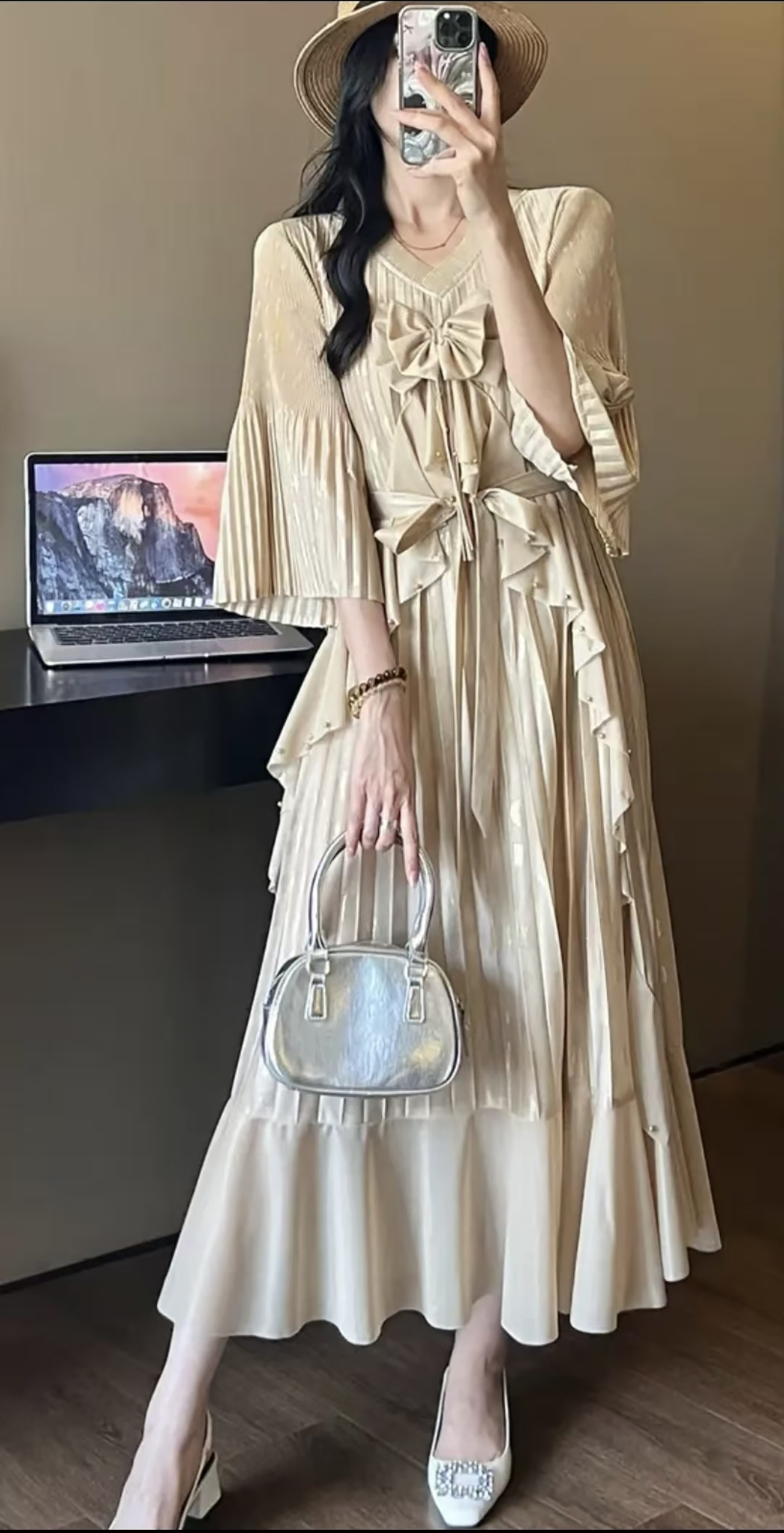 Miyake French style light luxury ruffle edge butterfly bow pleated trumpet sleeve hot stamping small fragrant style dress design feeling nail beads Miyake French style light luxury ruffle edge butterfly bow pleated trumpet sleeve hot stamping small fragrant style dress design feeling nail beads